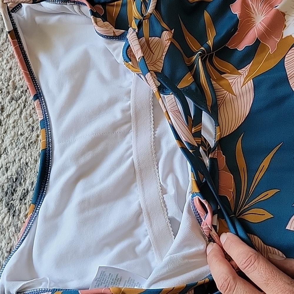 Kona Sol One Piece Swimsuit Size Large - Picture 6 of 6
